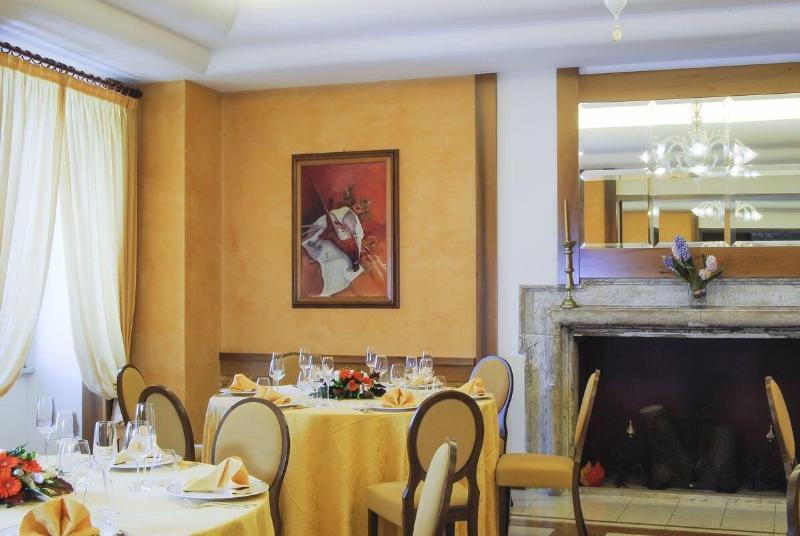 Hotel&Ristorante Miramonti Palazzo Storico 리에티 외부 사진