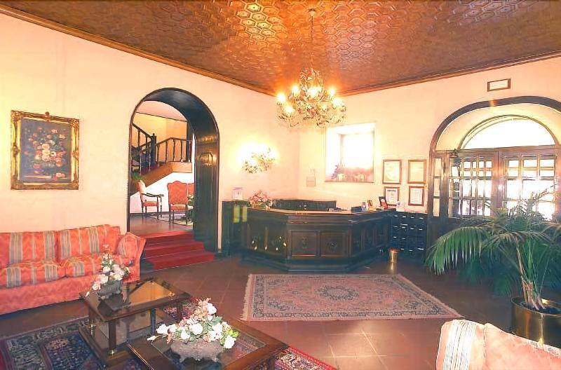 Hotel&Ristorante Miramonti Palazzo Storico 리에티 외부 사진