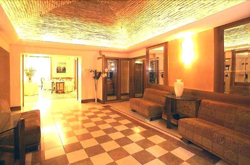 Hotel&Ristorante Miramonti Palazzo Storico 리에티 외부 사진