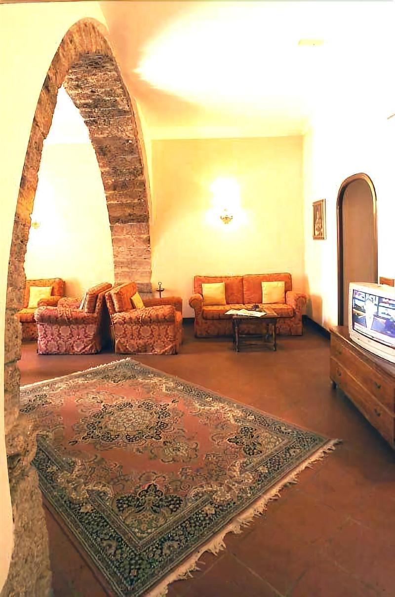 Hotel&Ristorante Miramonti Palazzo Storico 리에티 외부 사진