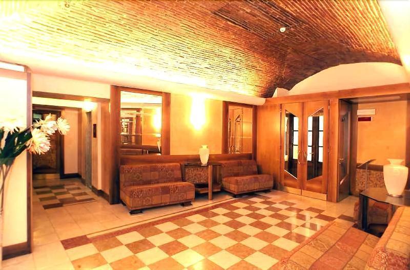 Hotel&Ristorante Miramonti Palazzo Storico 리에티 외부 사진