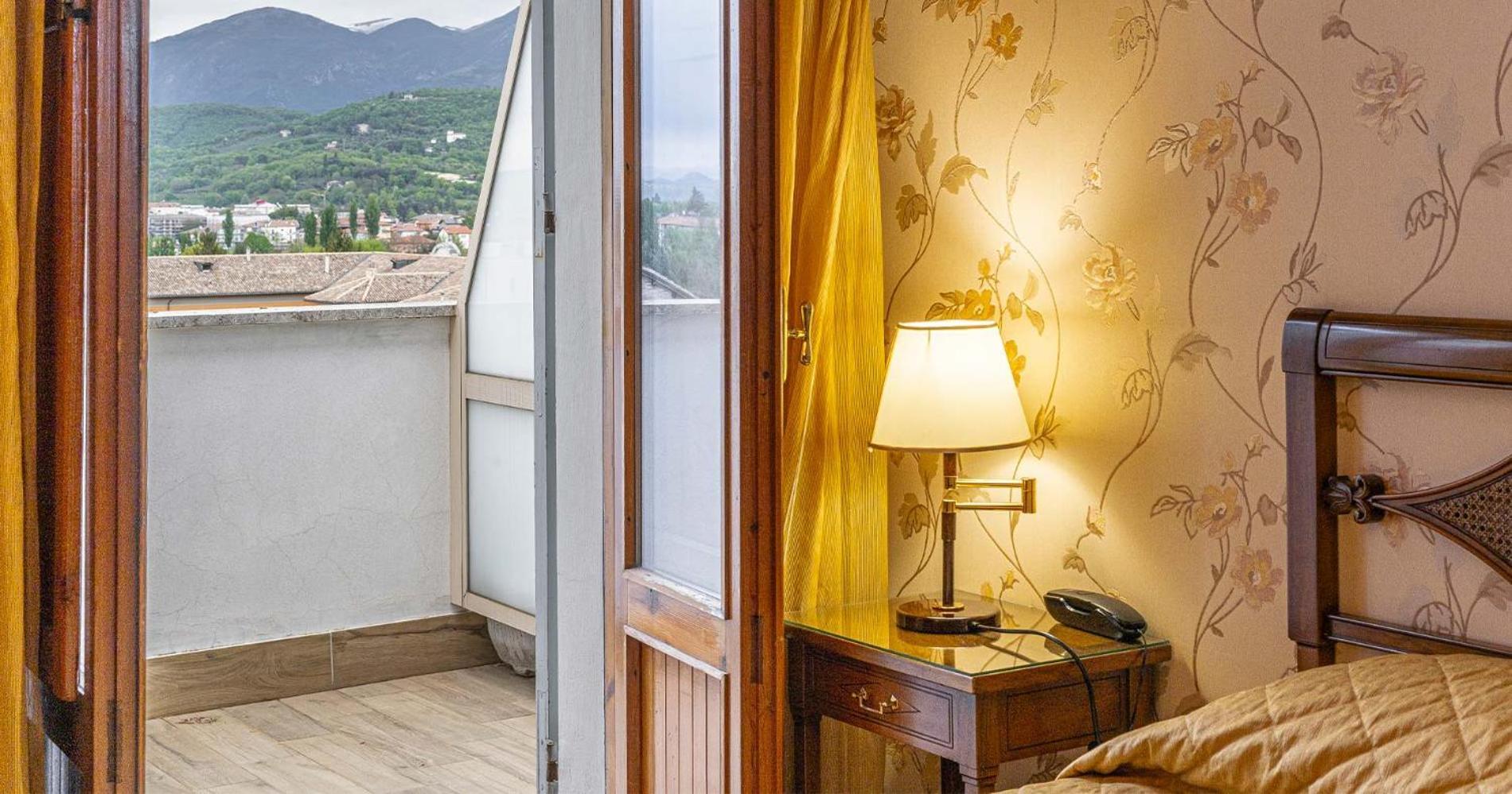 Hotel&Ristorante Miramonti Palazzo Storico 리에티 외부 사진