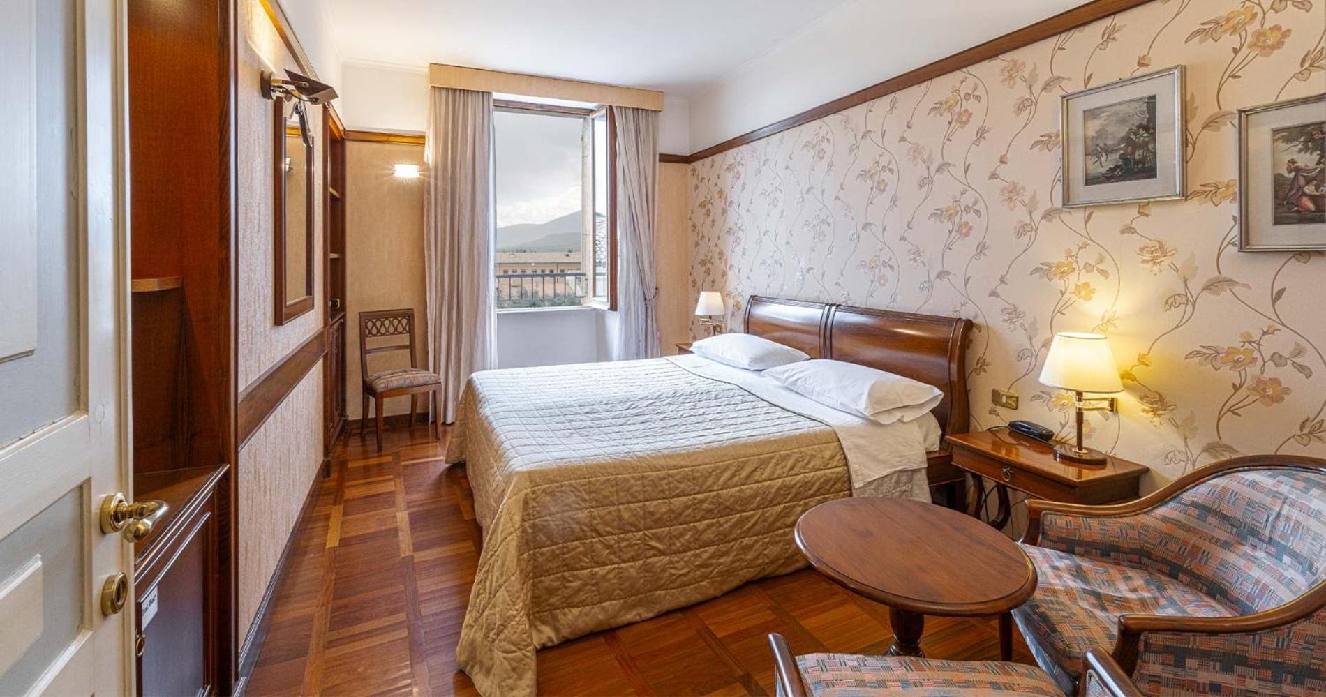 Hotel&Ristorante Miramonti Palazzo Storico 리에티 외부 사진