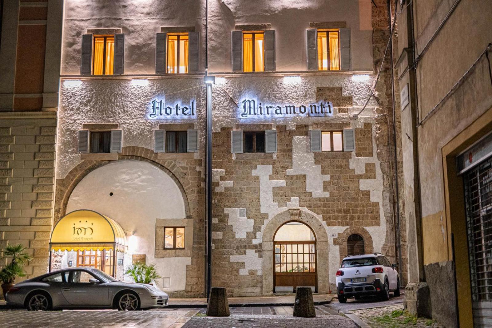 Hotel&Ristorante Miramonti Palazzo Storico 리에티 외부 사진