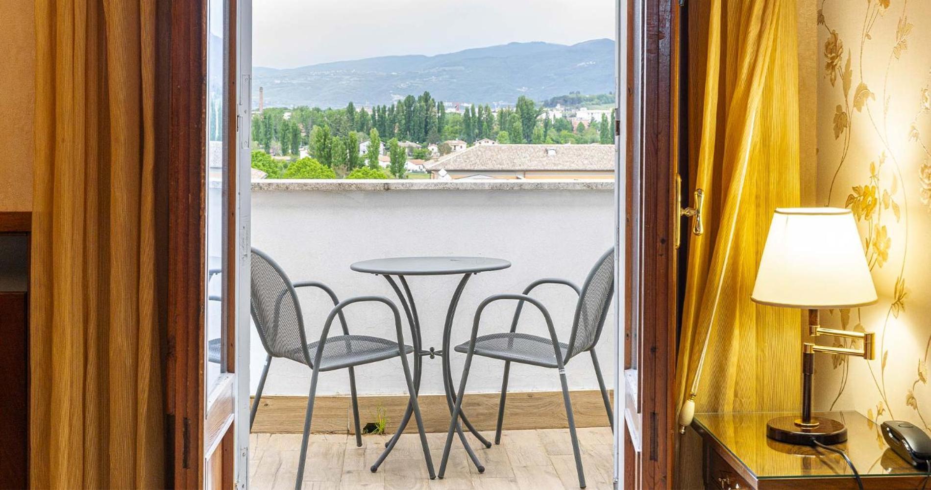 Hotel&Ristorante Miramonti Palazzo Storico 리에티 외부 사진