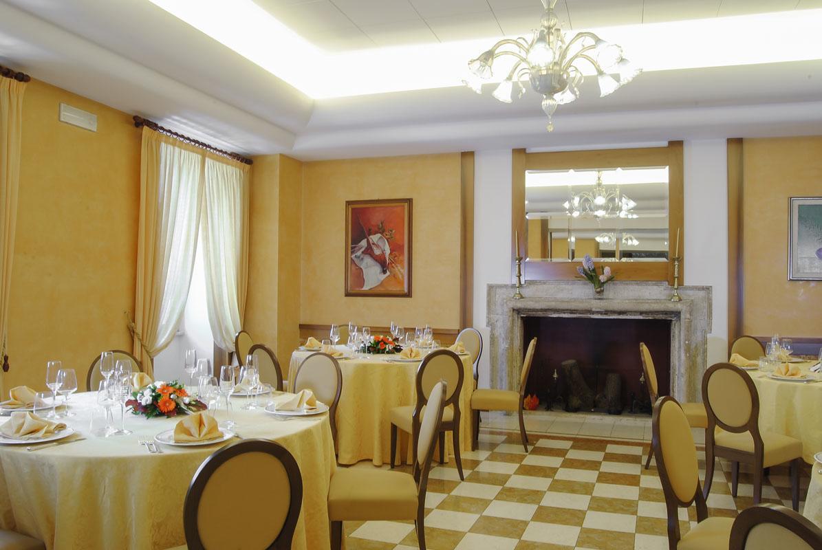 Hotel&Ristorante Miramonti Palazzo Storico 리에티 외부 사진
